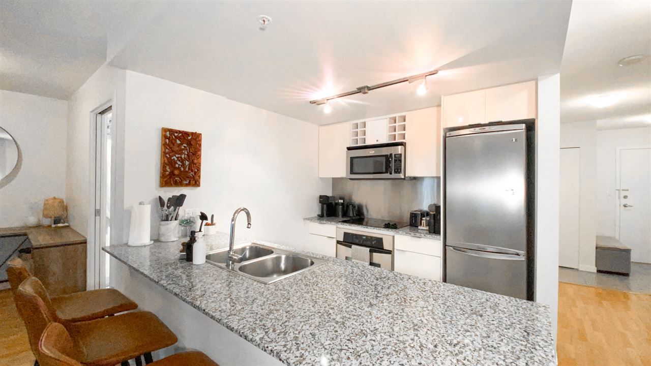 Listing Image 8