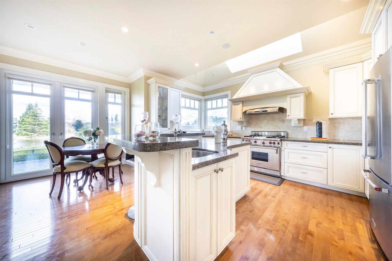 Listing Image 10
