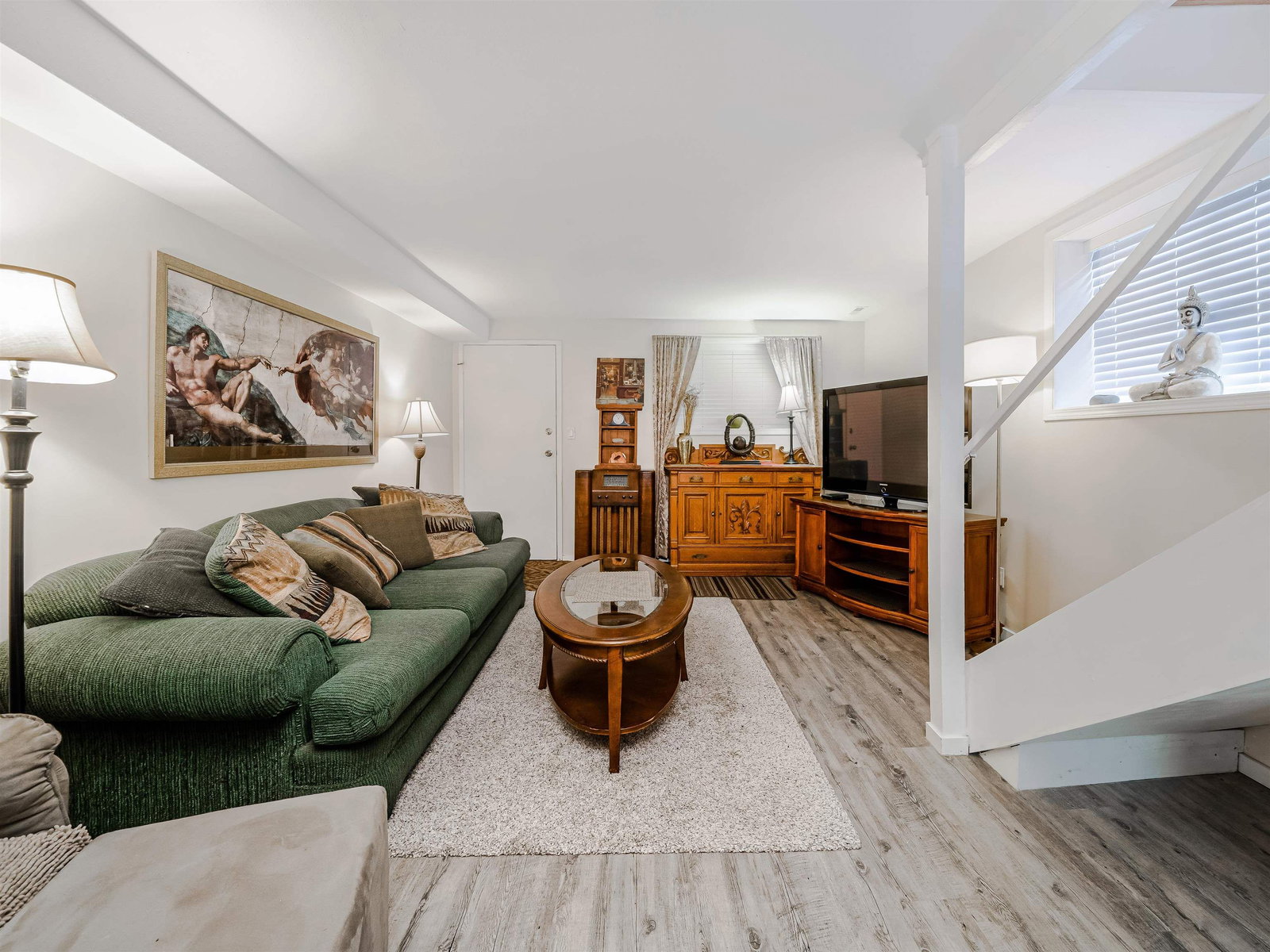 Listing Image 19