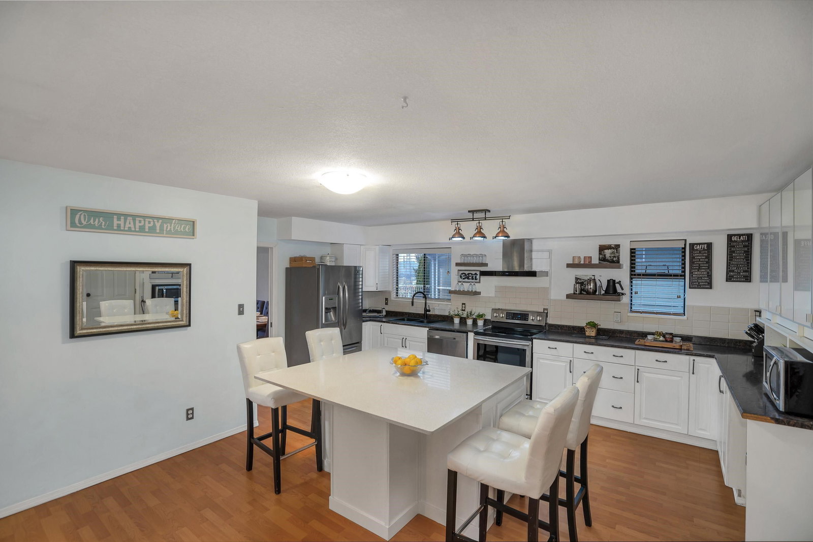 Listing Image 12