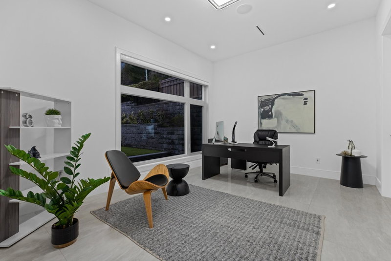 929 Canyon Boulevard, North Vancouver, V7R 2J9 | Image 3