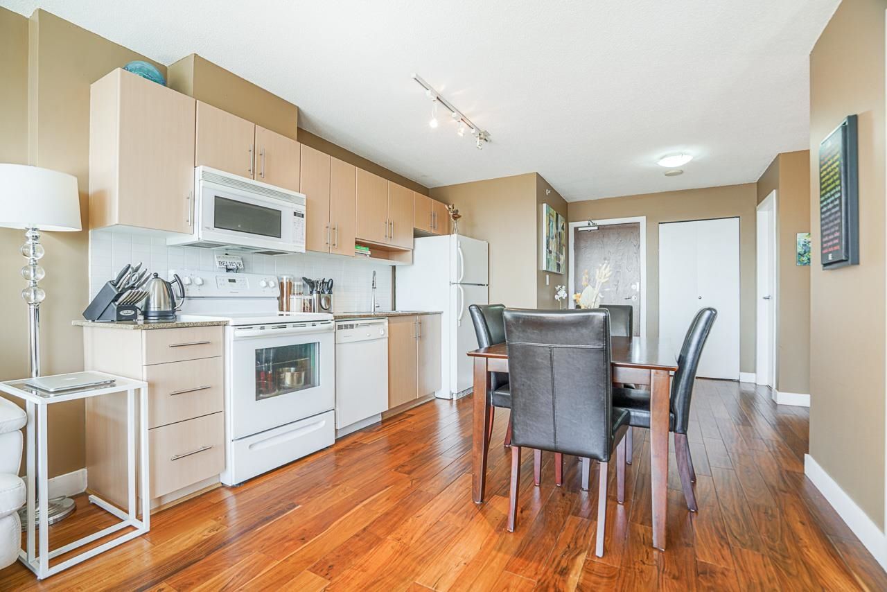Listing Image 11
