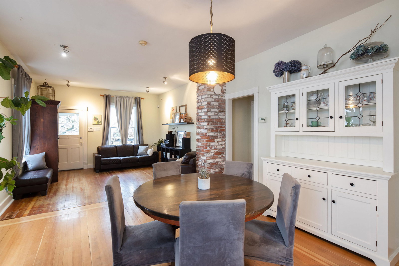 Listing Image 10