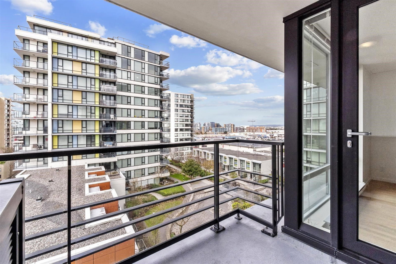Listing Image 11