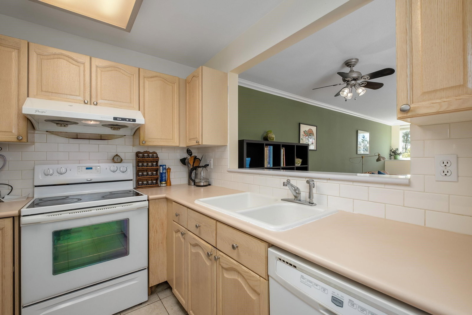 Listing Image 14
