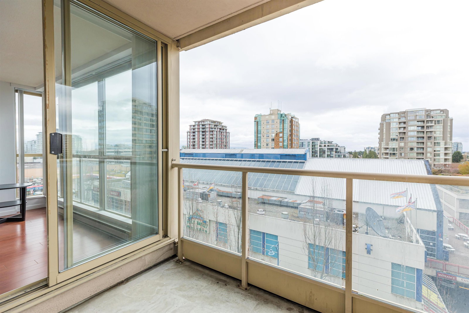 Listing Image 12