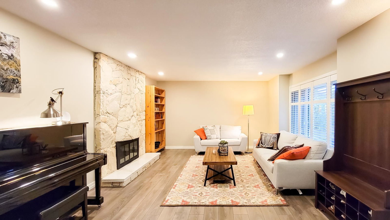 Listing Image 15