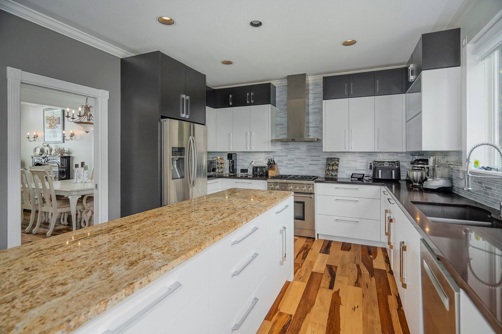 Listing Image 13