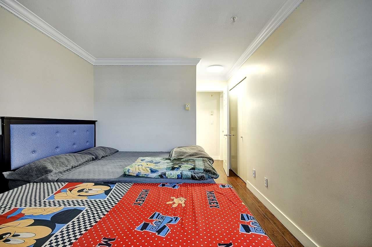Listing Image 17