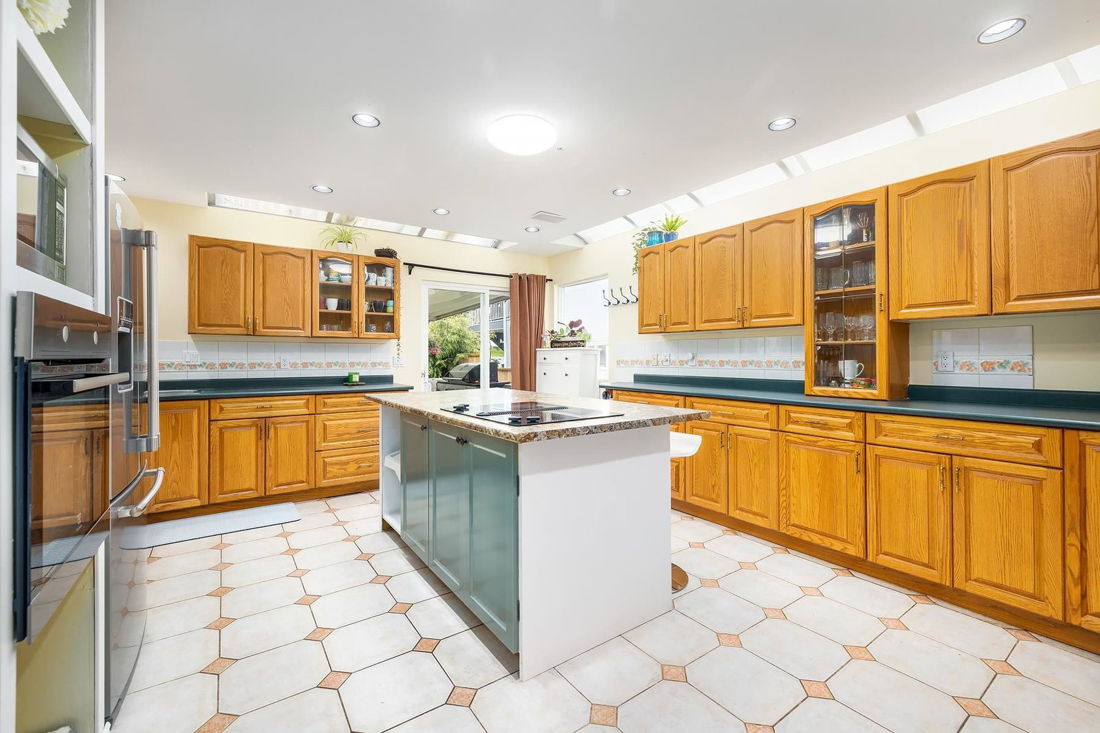 Listing Image 11