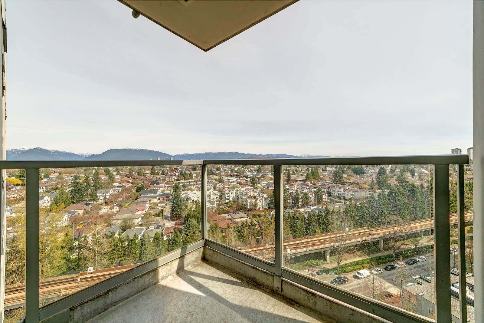 Listing Image 15