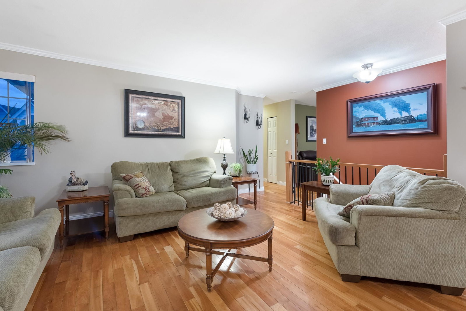 Listing Image 6