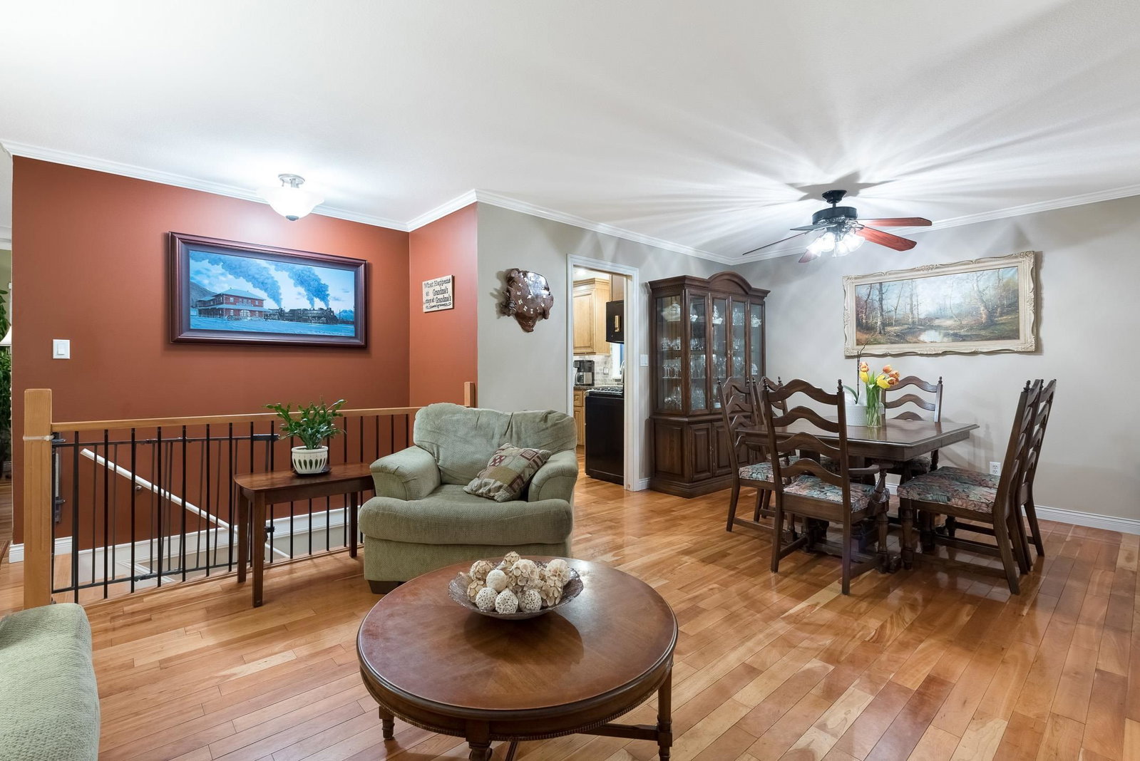 Listing Image 8