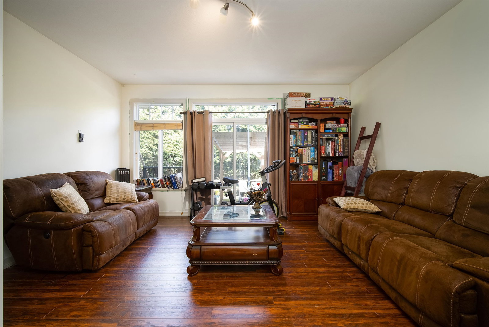Listing Image 22