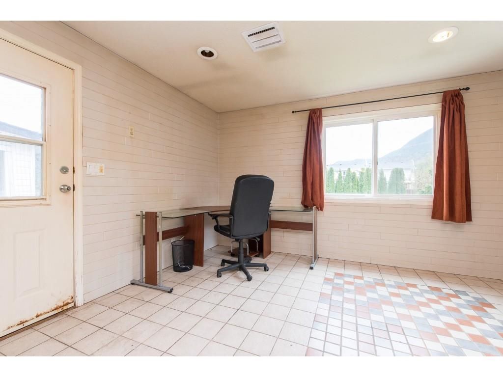 Listing Image 19