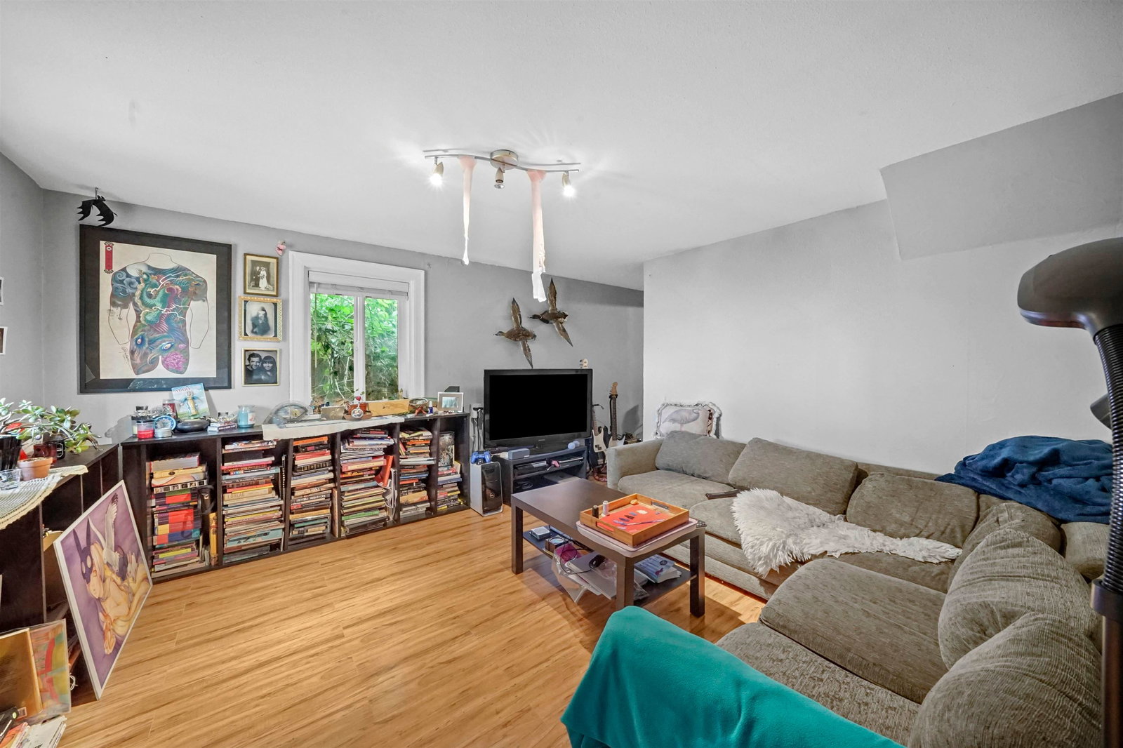 Listing Image 14