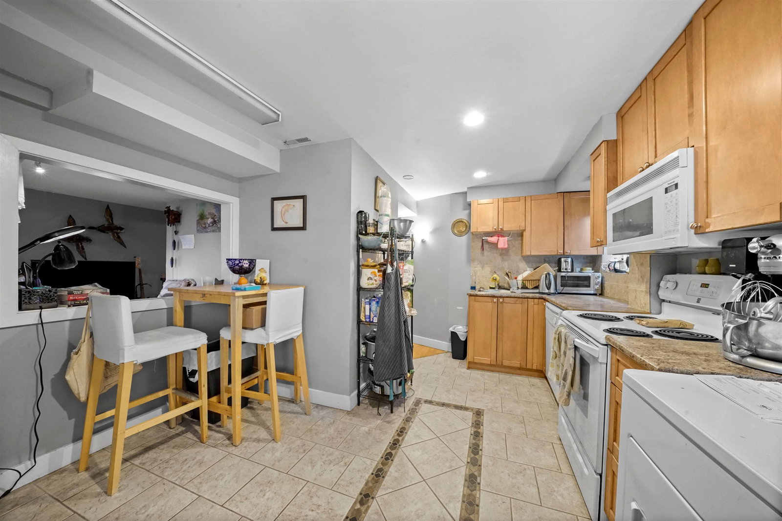 Listing Image 5
