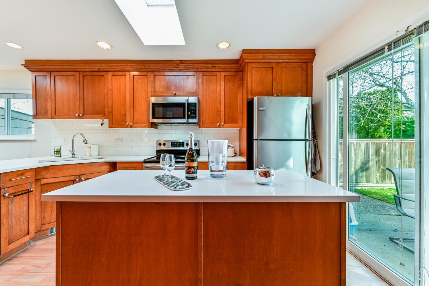 Listing Image 12