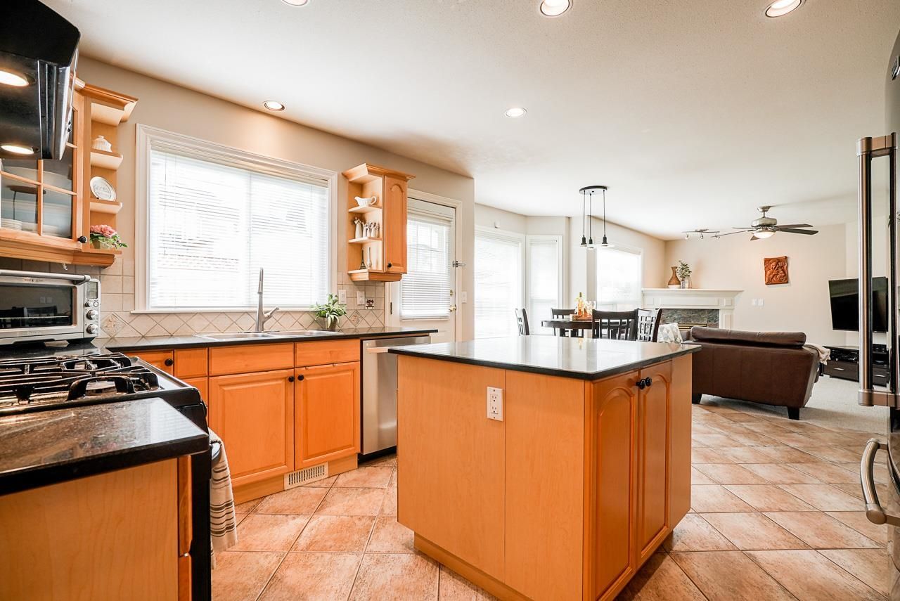 Listing Image 11