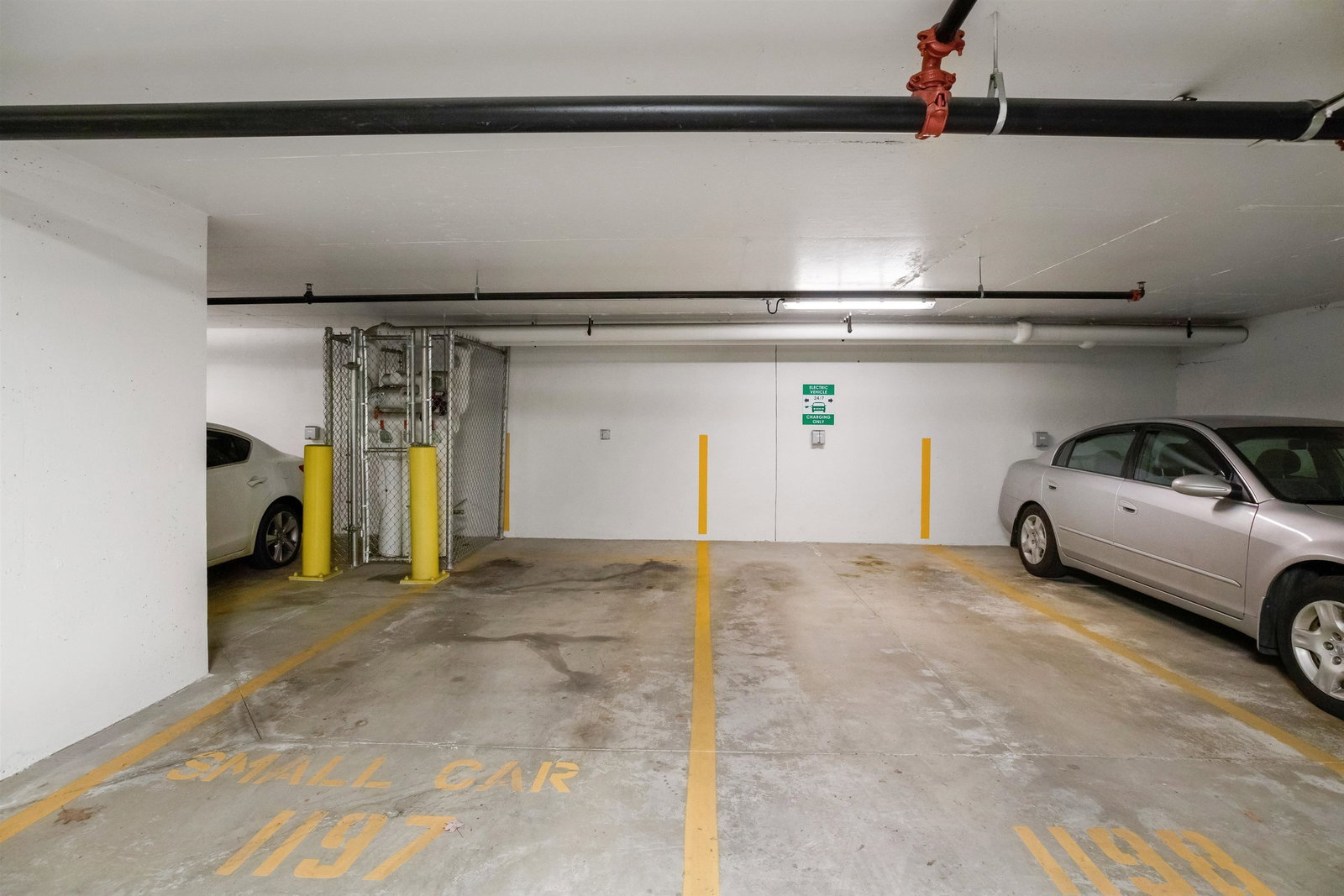 Listing Image 16
