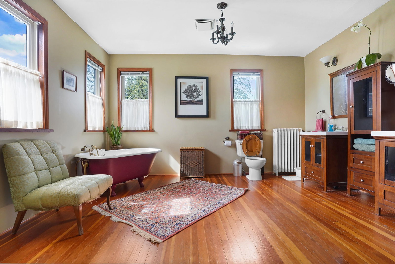 Listing Image 12