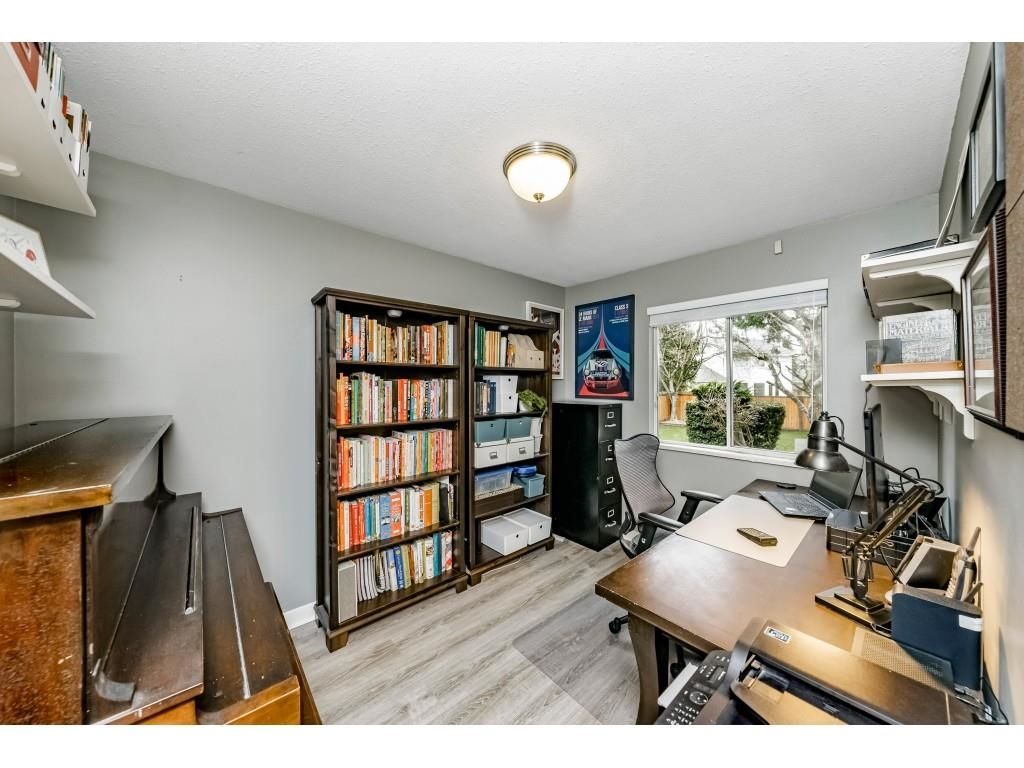 Listing Image 17