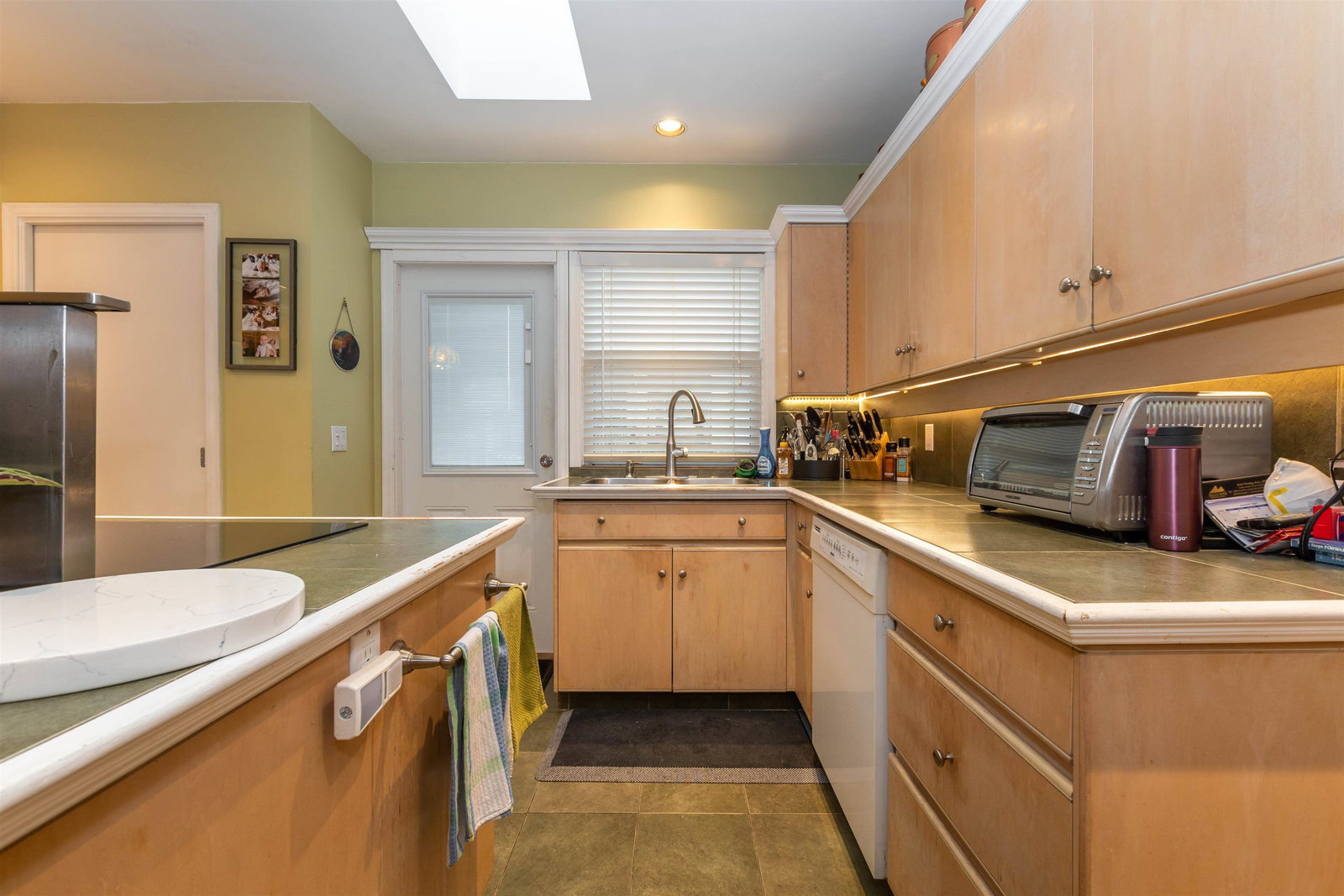 Listing Image 12