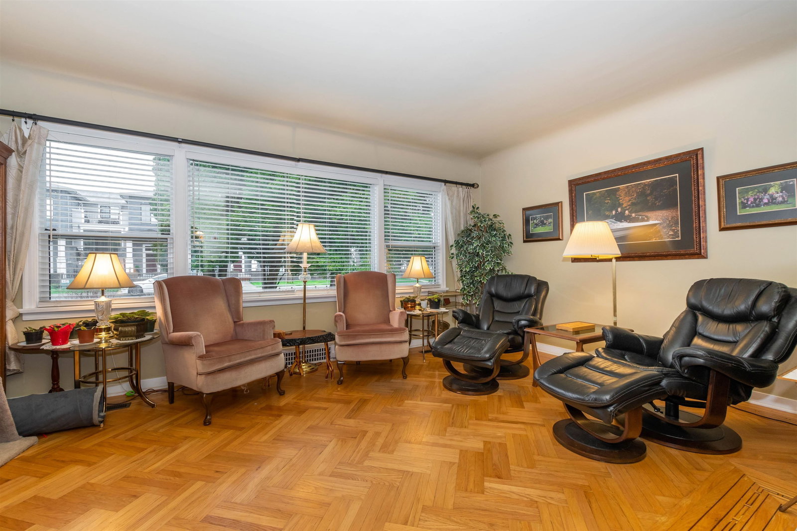 Listing Image 5