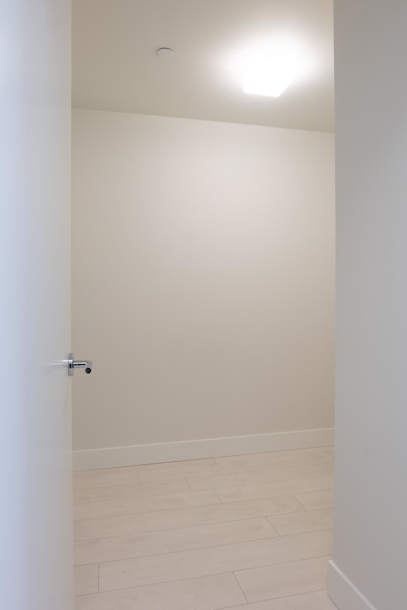 Listing Image 30