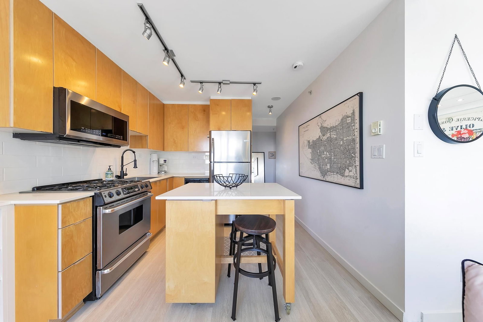 Listing Image 9