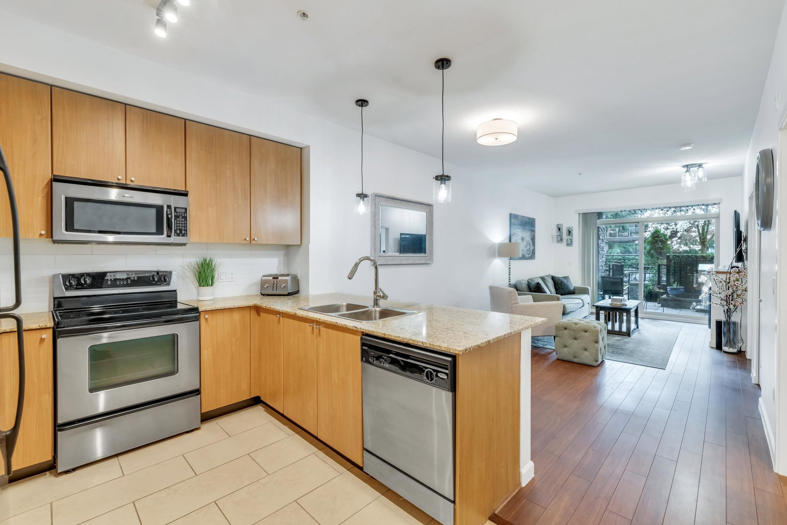Listing Image 12