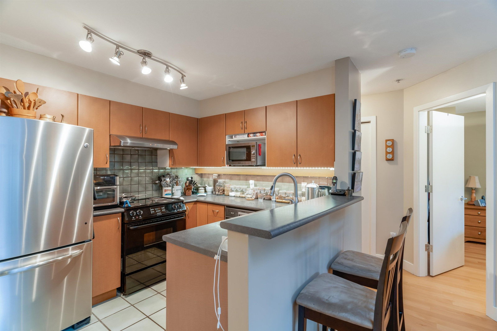 Listing Image 12