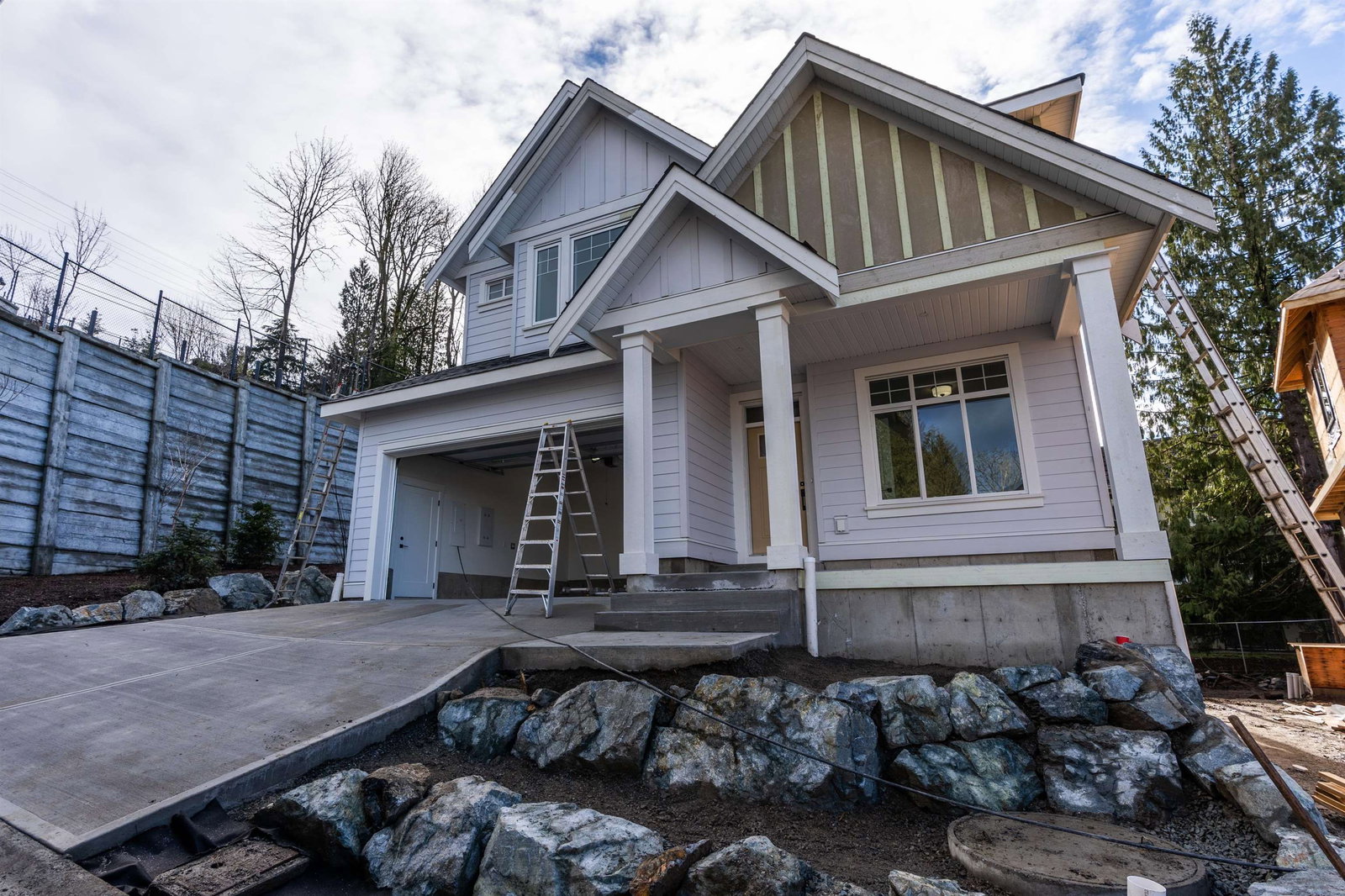 Listing Image 12