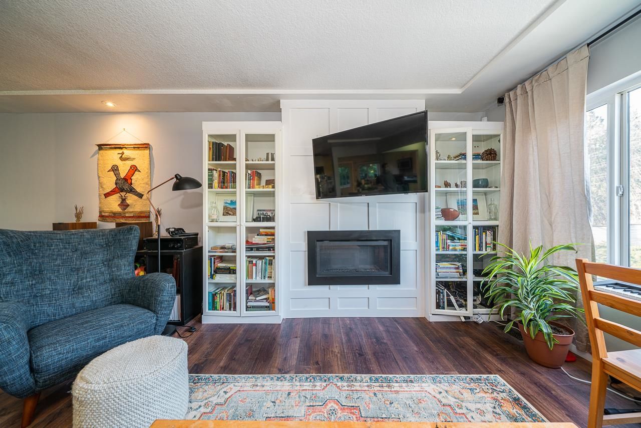 Listing Image 4