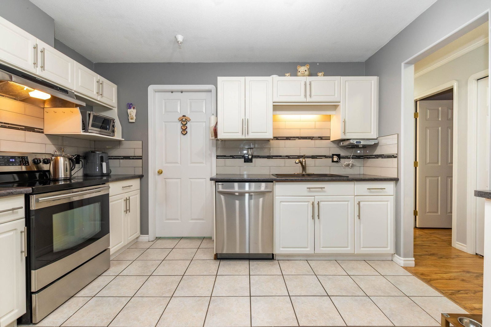 Listing Image 13