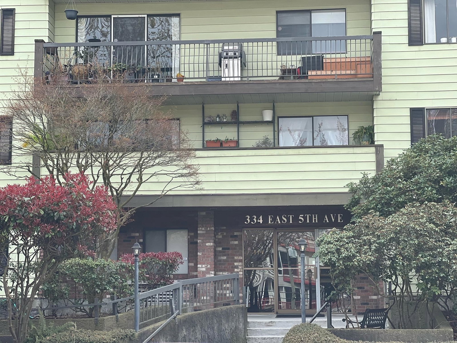 Listing Image 4