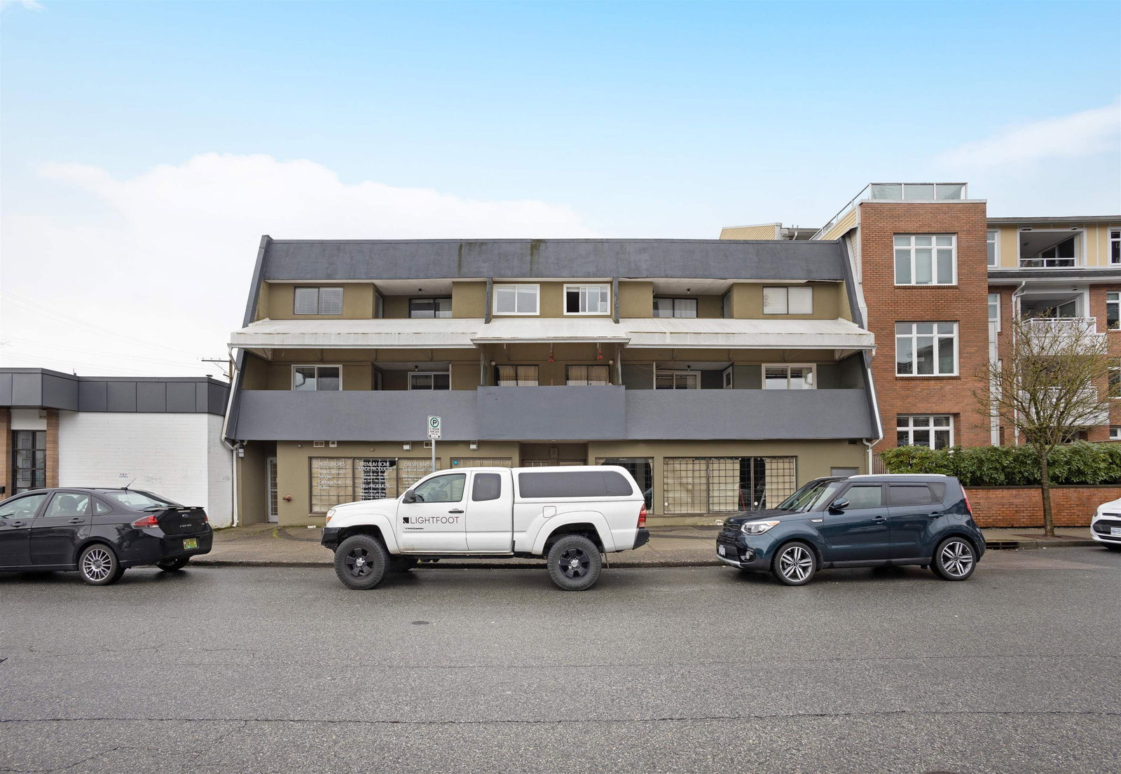 Listing Image 9