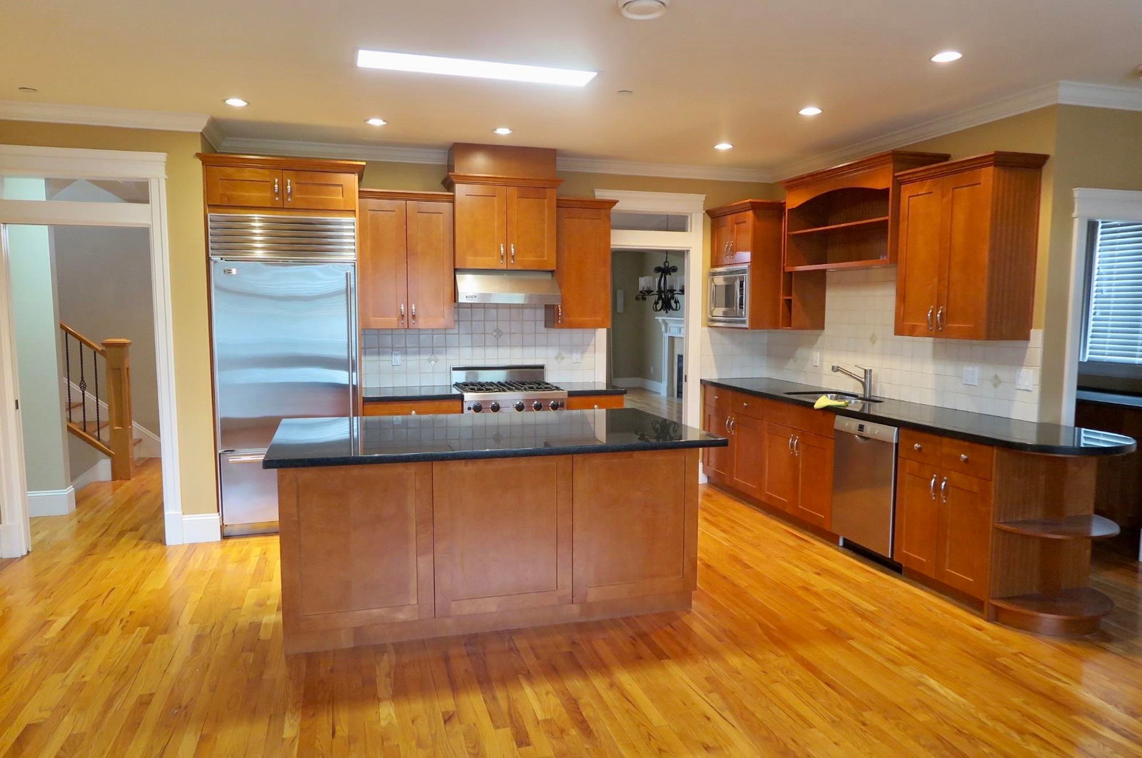 Listing Image 5