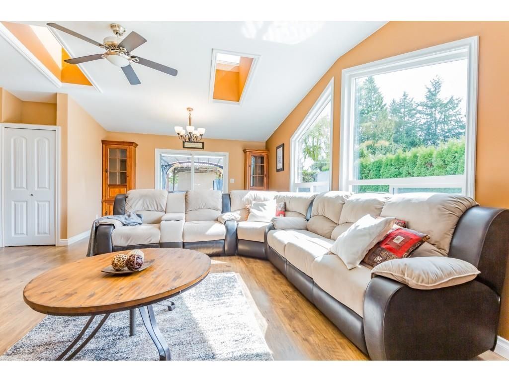 Listing Image 23