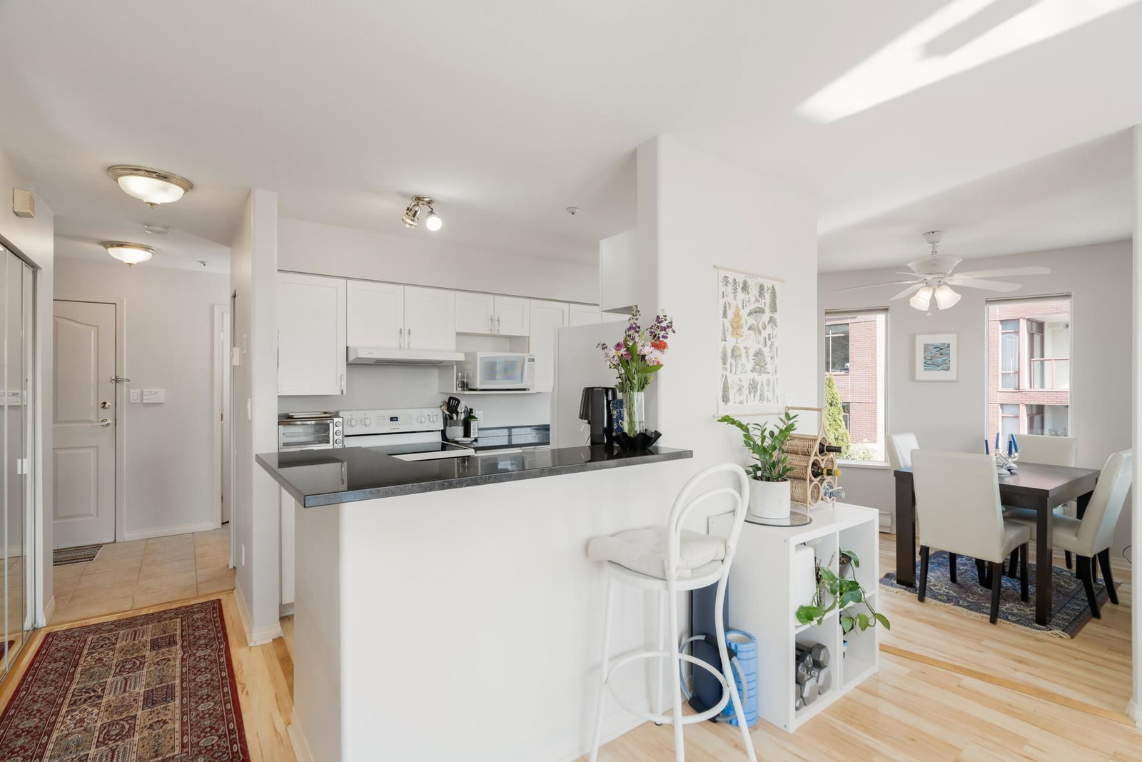 Listing Image 9