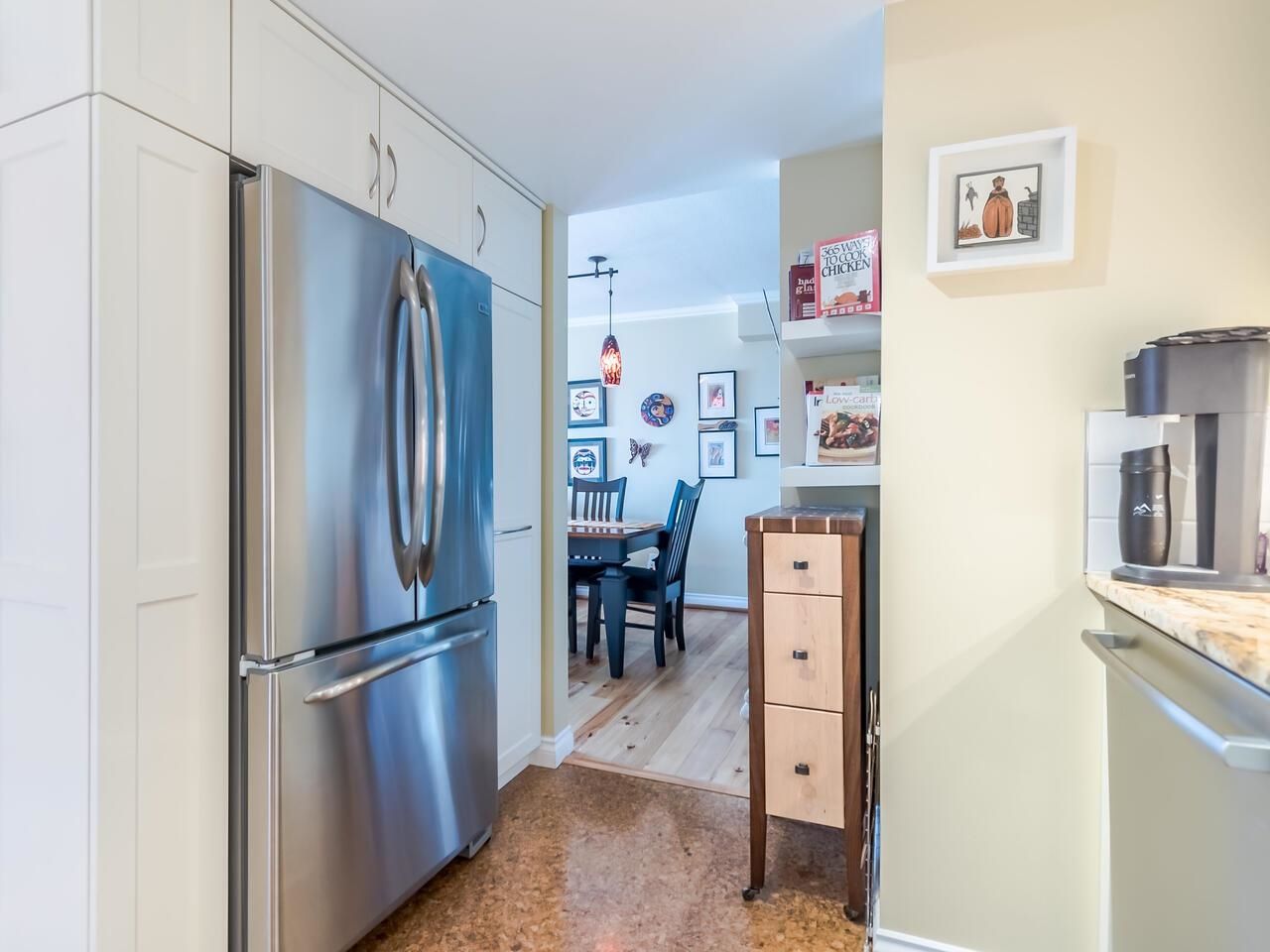 Listing Image 11