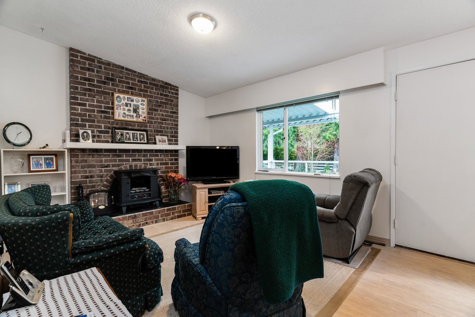 Listing Image 17