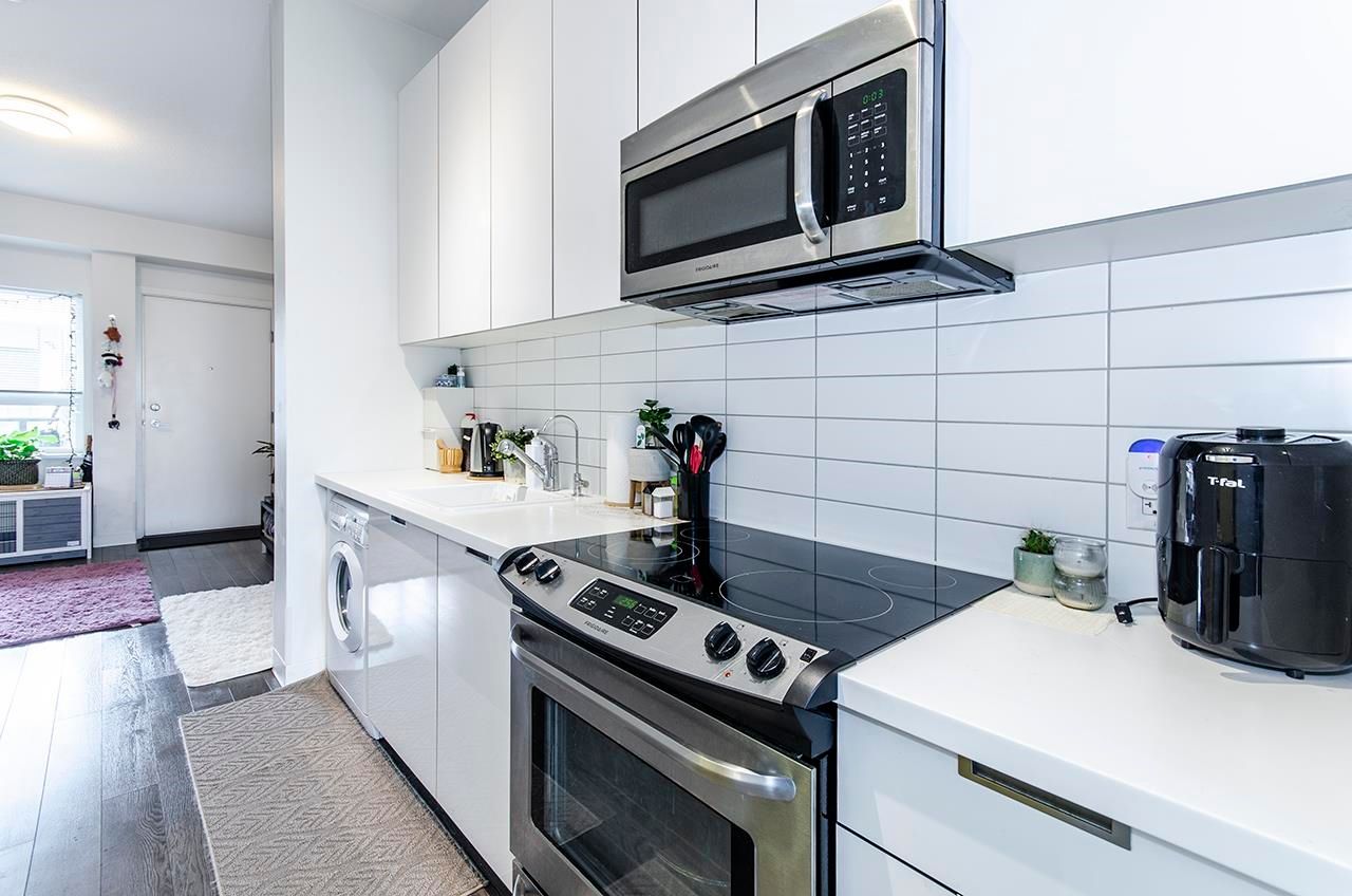 Listing Image 11