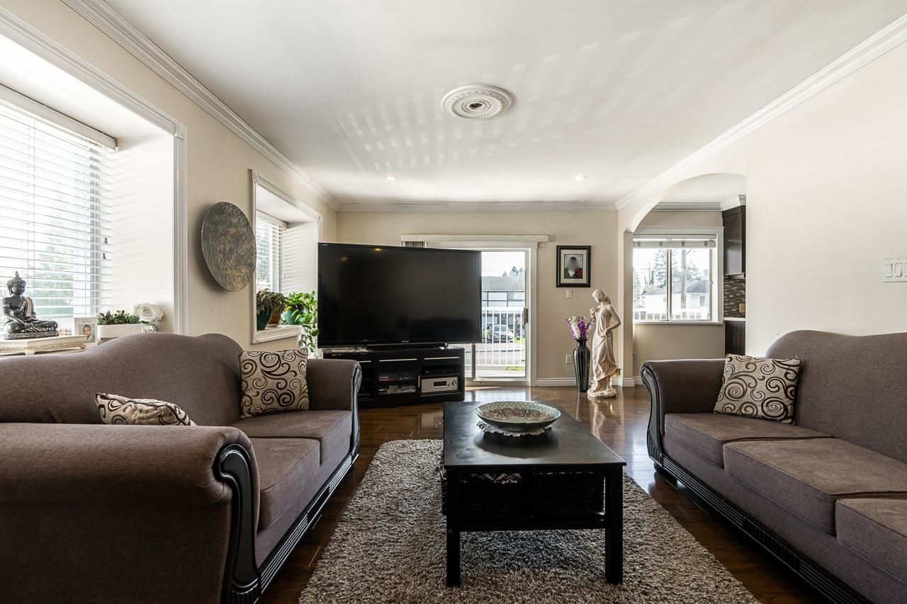 Listing Image 12