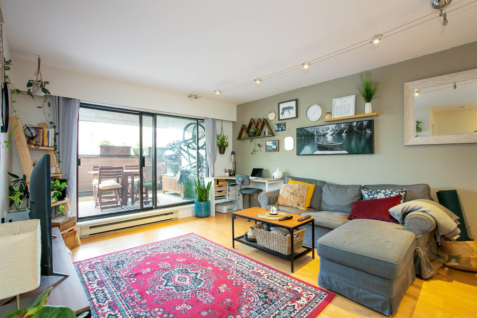 Listing Image 3
