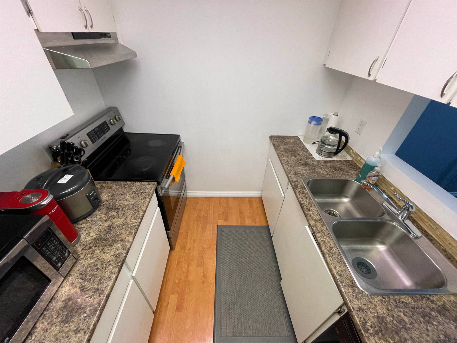 Listing Image 8