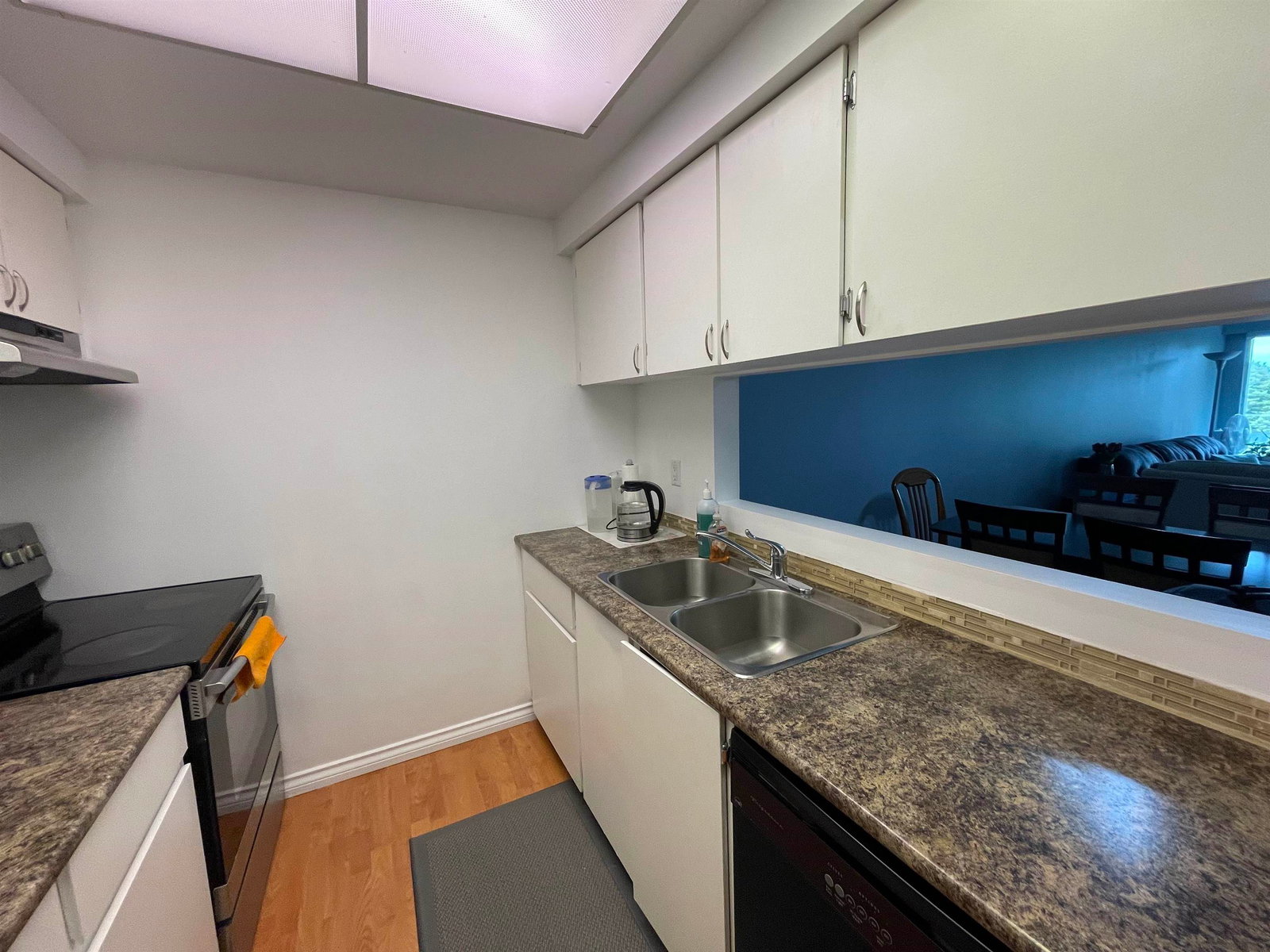 Listing Image 9