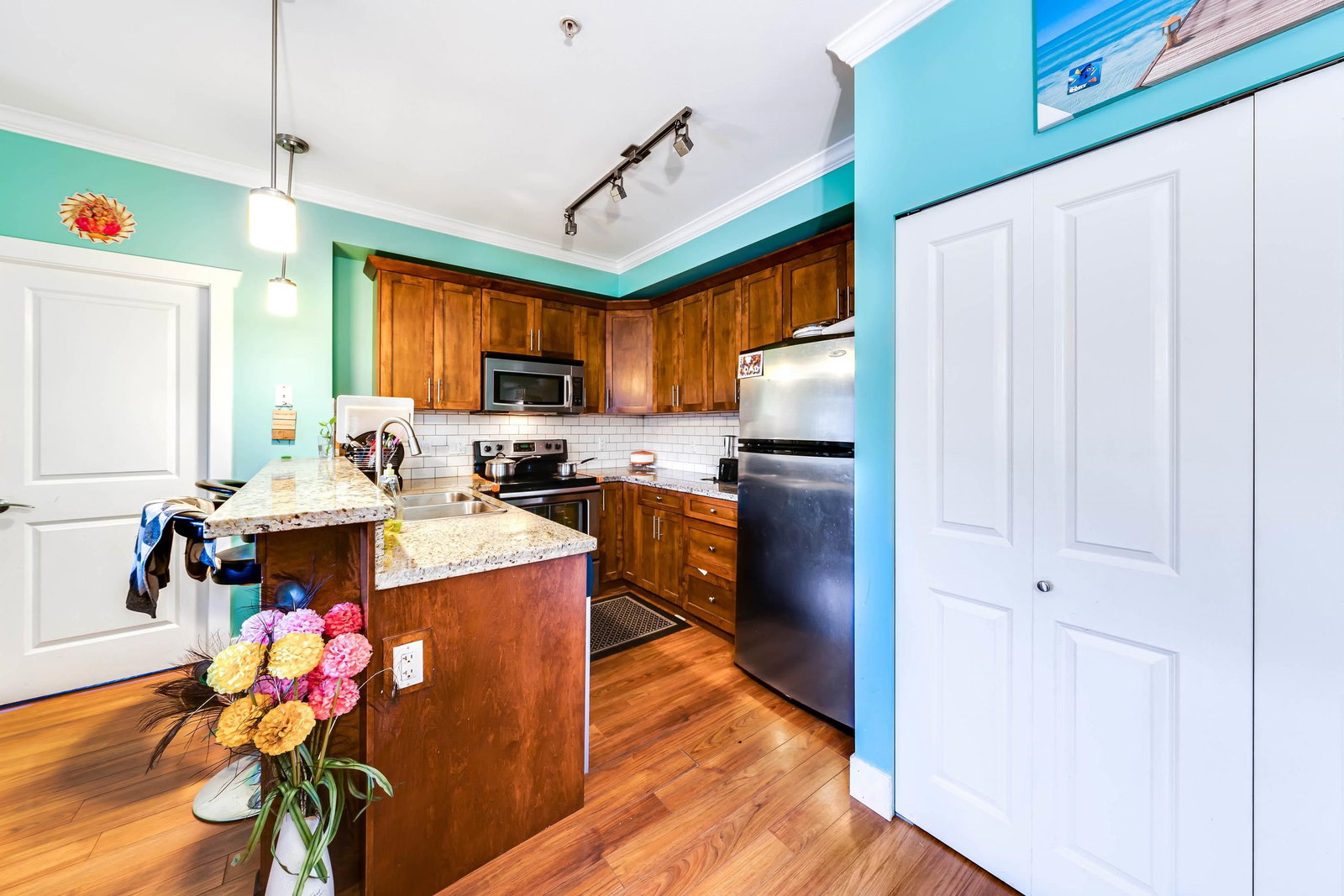 Listing Image 7