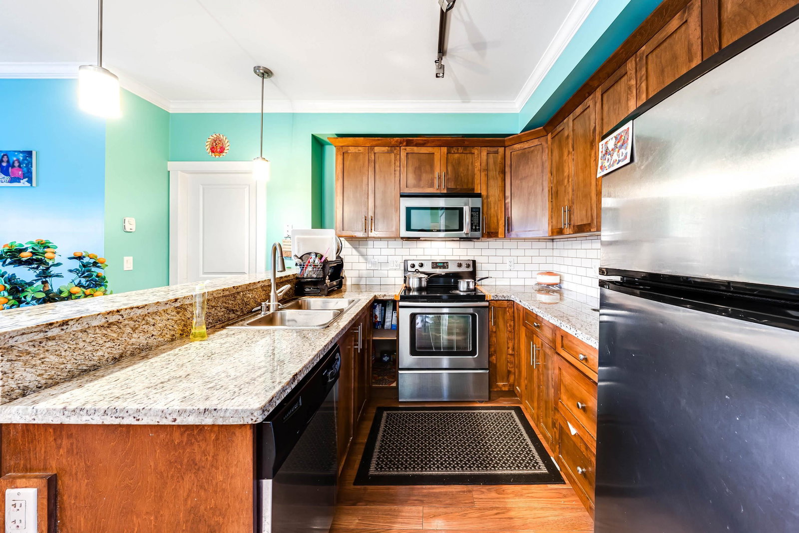 Listing Image 8