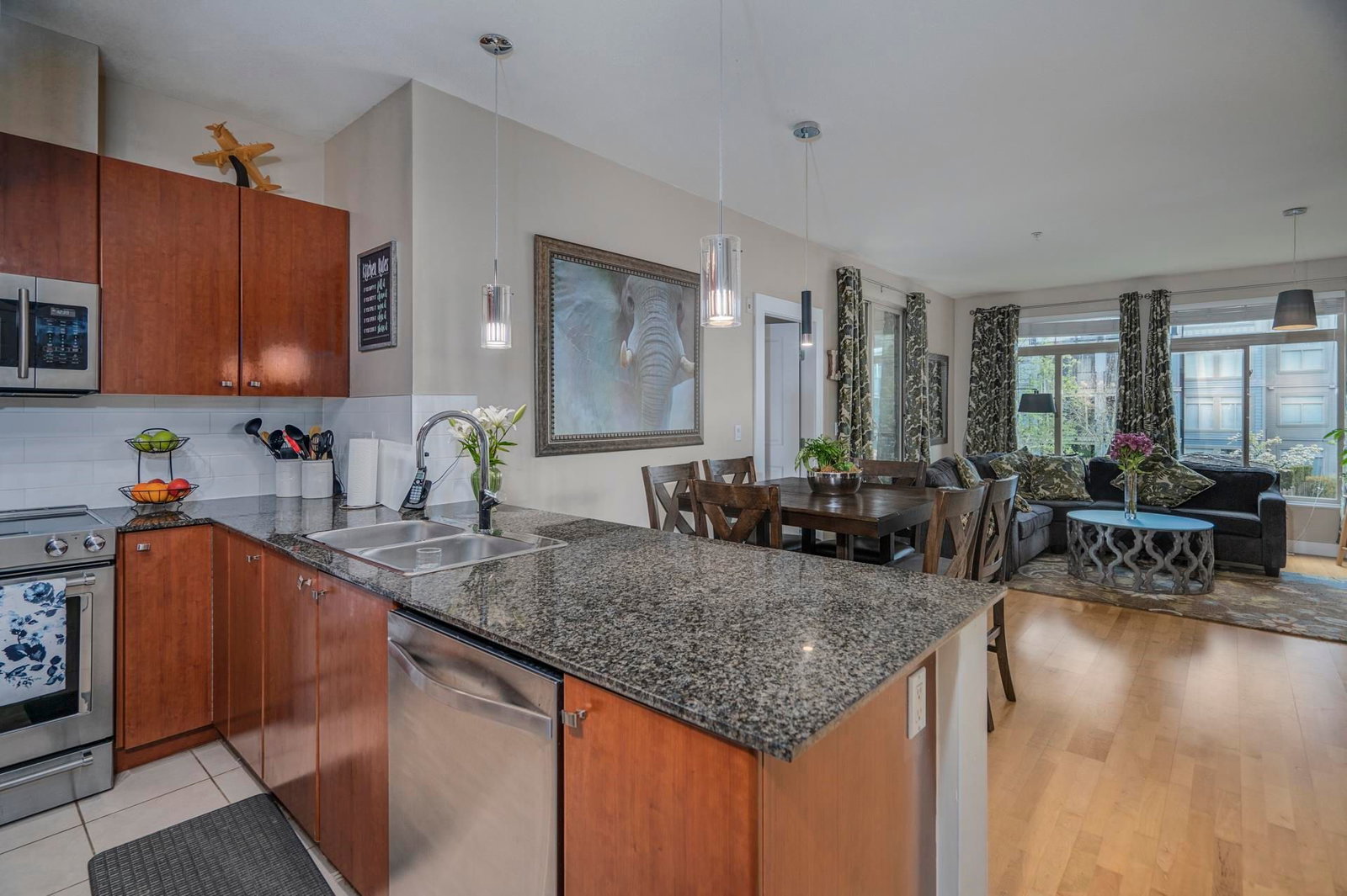 Listing Image 12